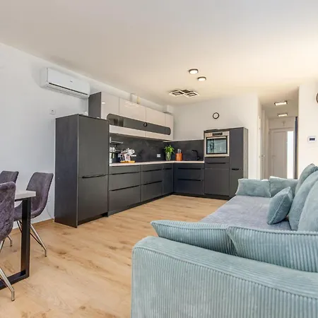 3 Bedroom Stunning In * Privlaka (Zadar)