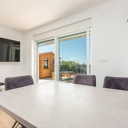 3 Bedroom Stunning In Prázdninový dům *