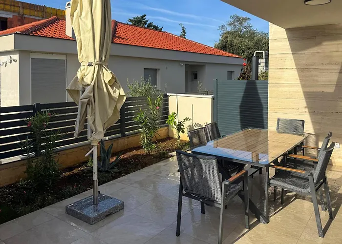 Ferienhaus Cozy In With Wifi Privlaka (Zadar)