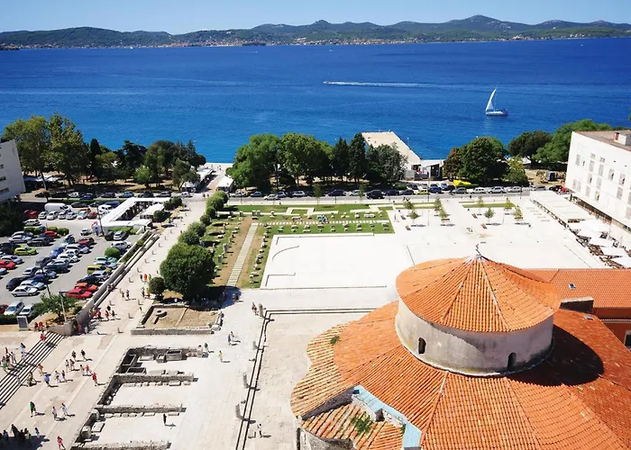Ferienhaus Cozy In With Wifi Privlaka (Zadar)